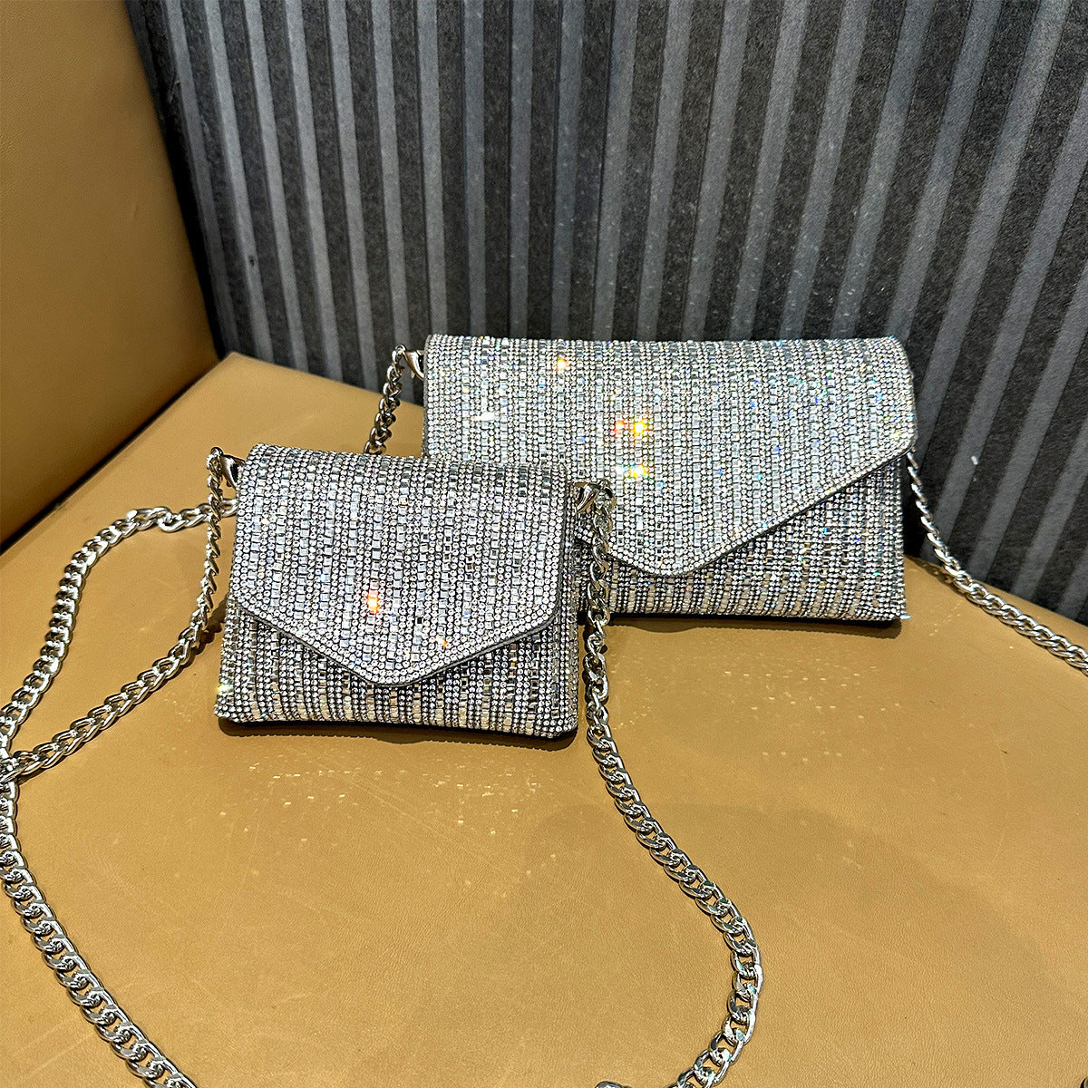 Women's bag, 2024 new rhinestone chain small square bag, shoulder and crossbody envelope bag, cute mini evening bag