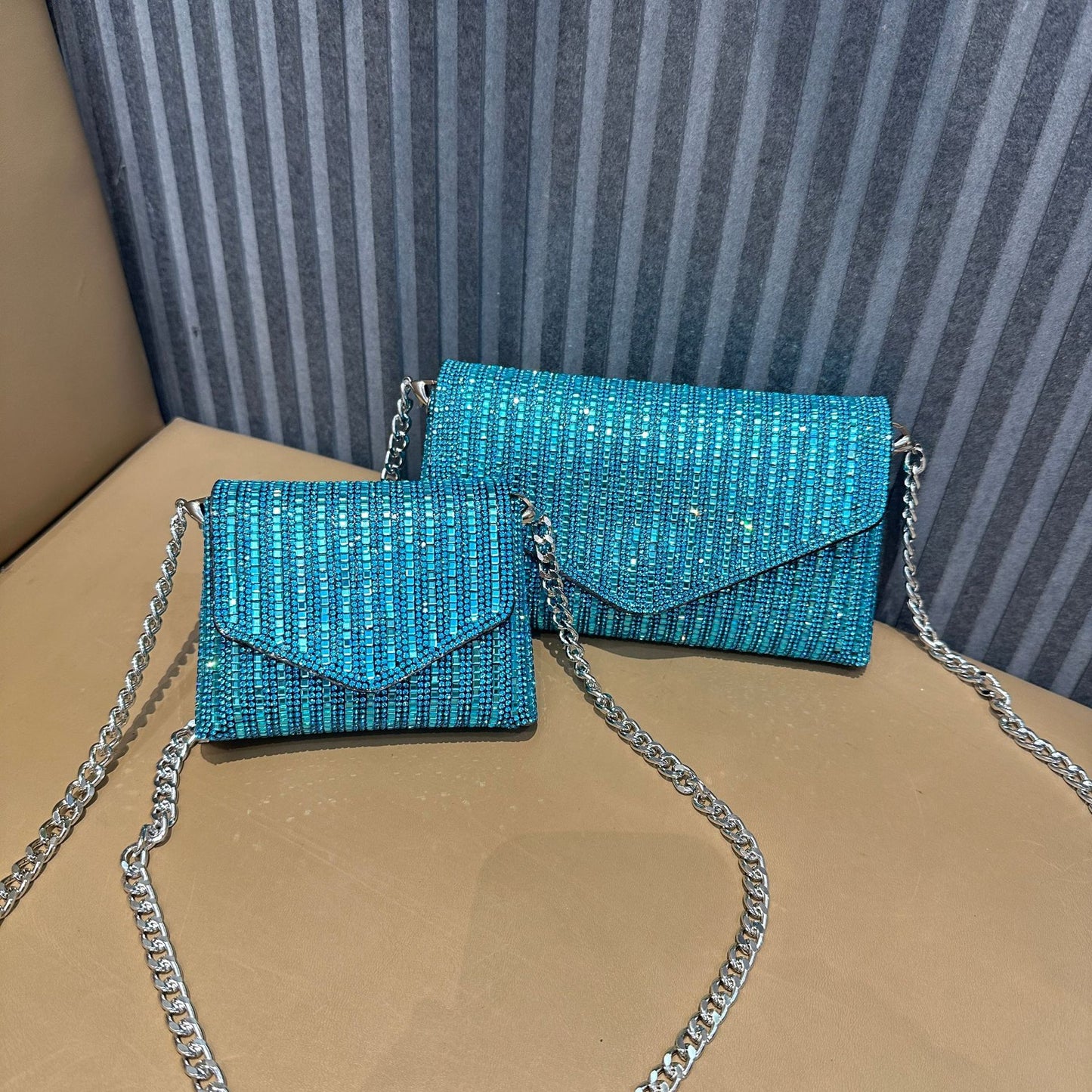 Women's bag, 2024 new rhinestone chain small square bag, shoulder and crossbody envelope bag, cute mini evening bag