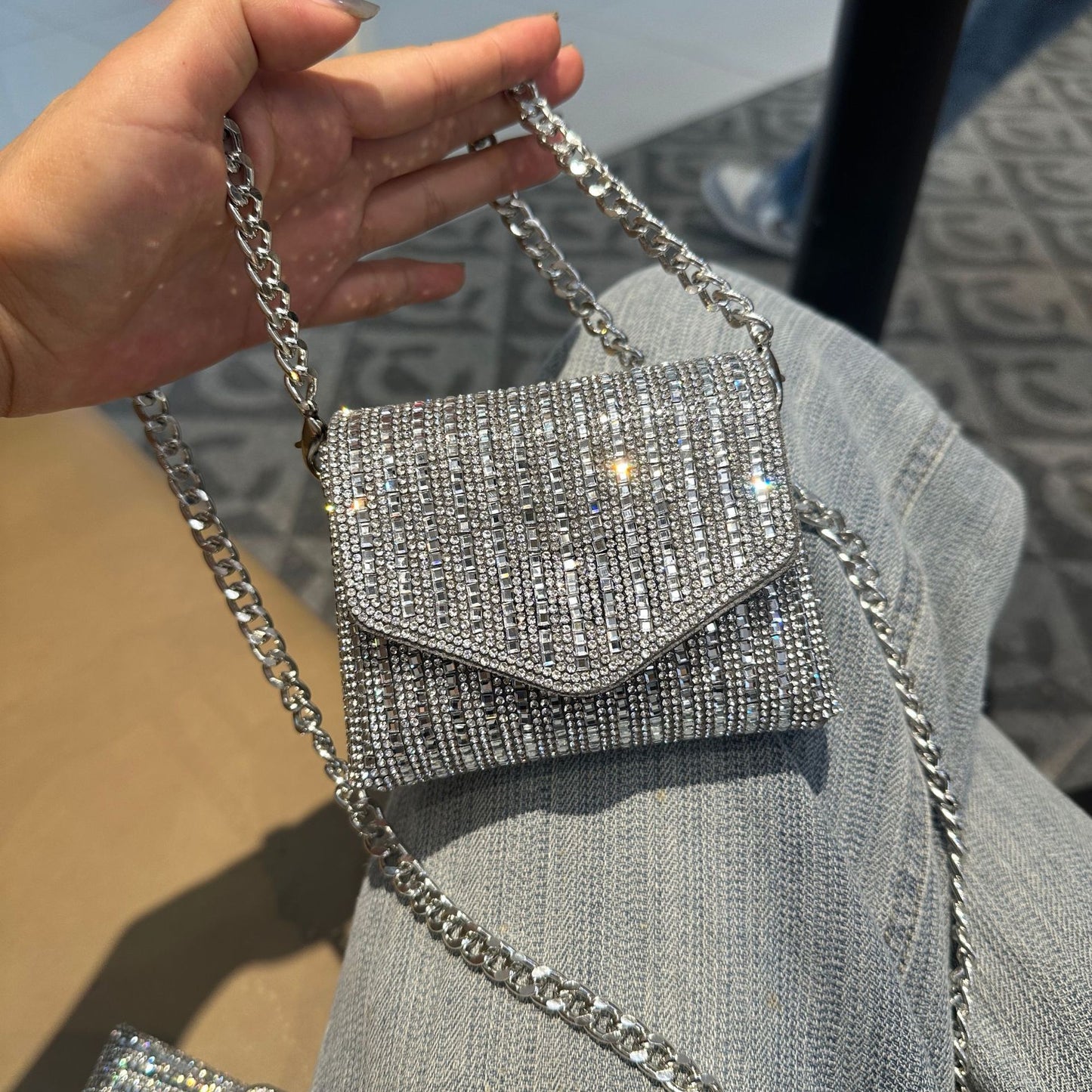 Women's bag, 2024 new rhinestone chain small square bag, shoulder and crossbody envelope bag, cute mini evening bag