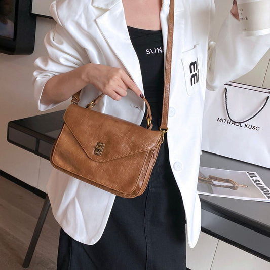 Messenger bag light luxury fashion 2024 new handbag women's large capacity commuter bag waxed cowhide shoulder messenger bag