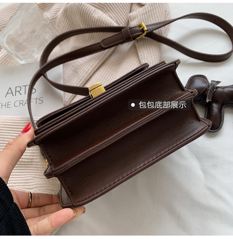 Popular small square bag all-match niche messenger bag small bag female 2022 new texture fashion commuter shoulder bag handbag