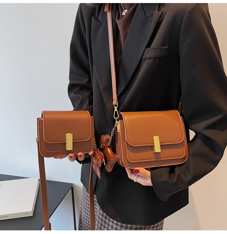 Popular small square bag all-match niche messenger bag small bag female 2022 new texture fashion commuter shoulder bag handbag