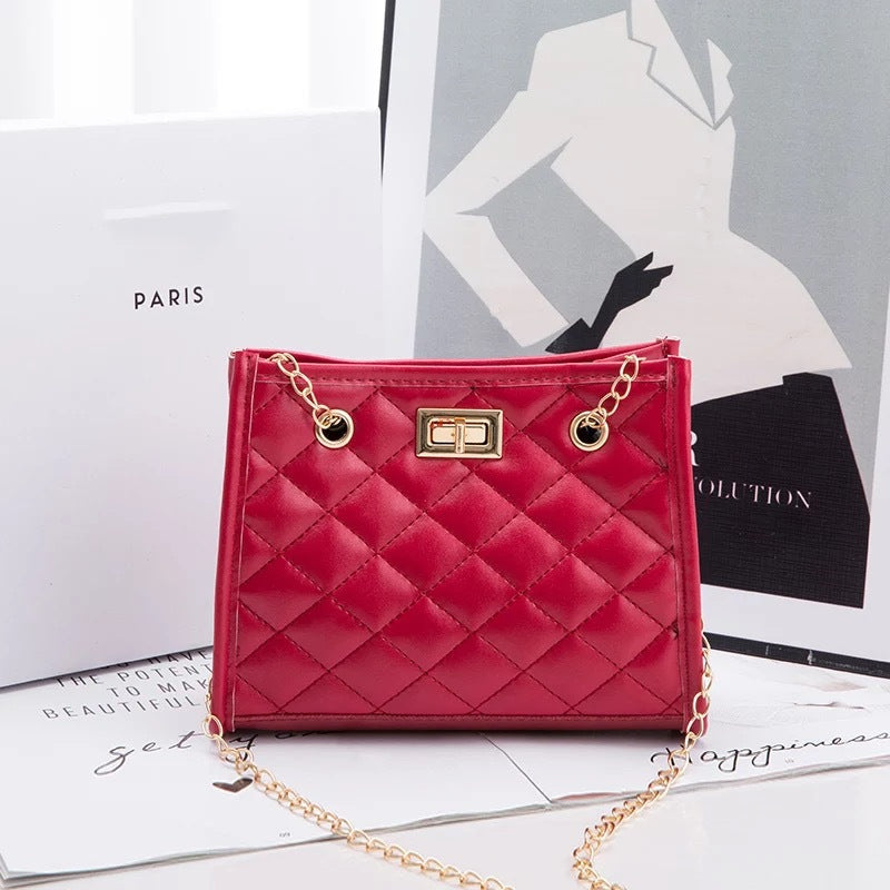 2022 New ladies handbag shoulder bag tote bag female diamond chain small bag messenger bag