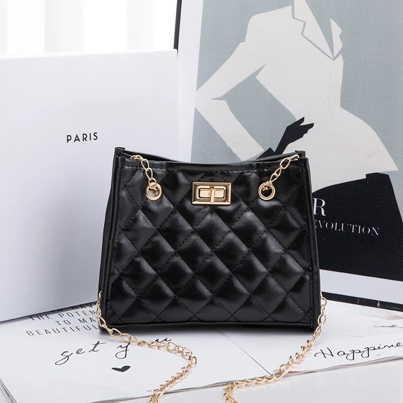 2022 New ladies handbag shoulder bag tote bag female diamond chain small bag messenger bag